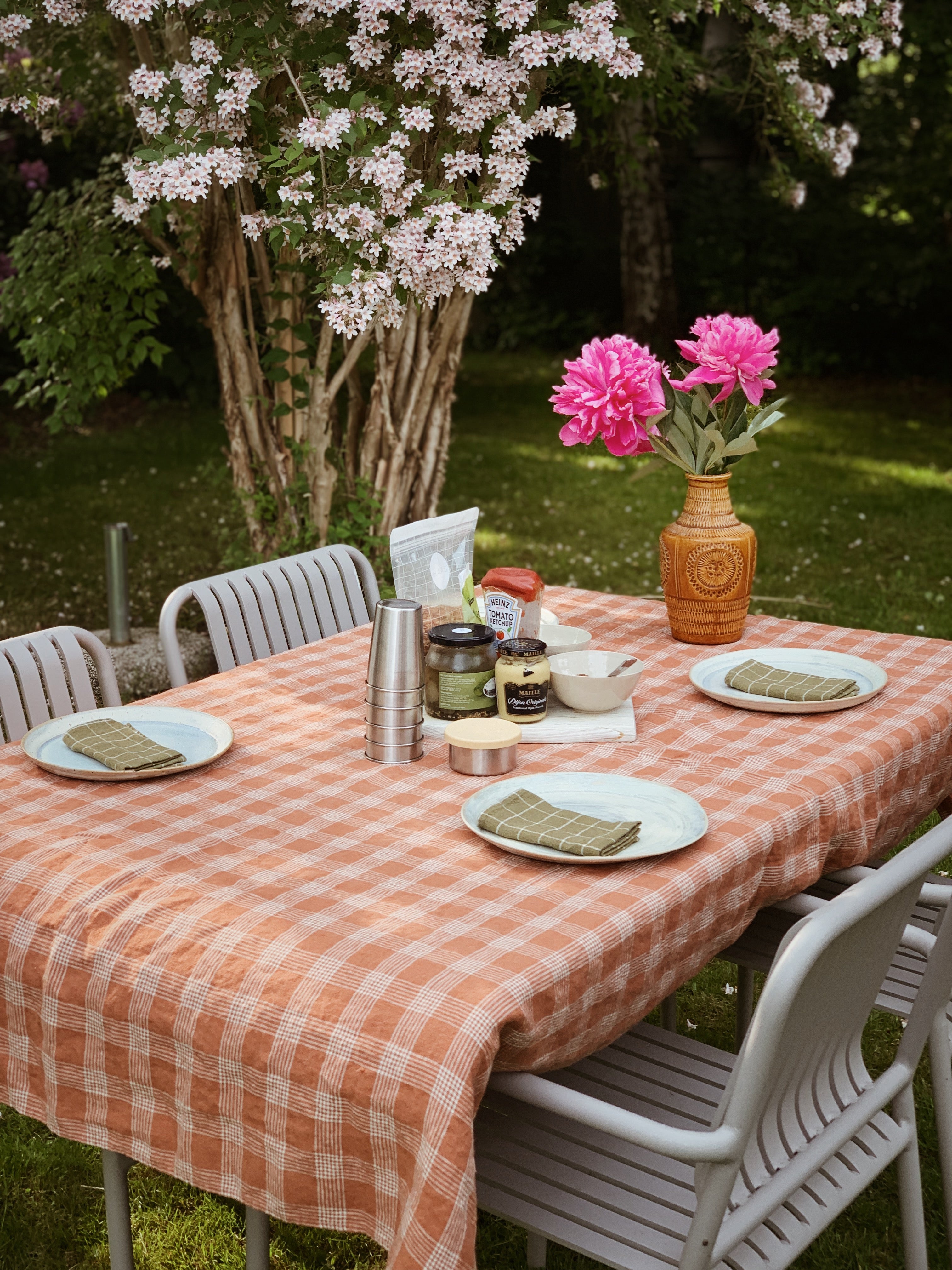 LINEN TABLE CLOTH