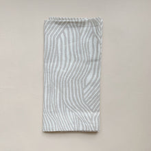 Load image into Gallery viewer, Textile napkins 4-pack - Oyster grey Wave
